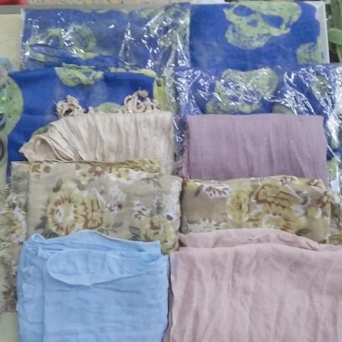 圍巾/絲巾 - EcoLoop Reuse 示範店 二手商品