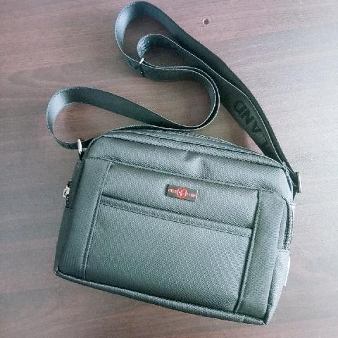 斜背包 - EcoLoop Reuse 示範店 二手商品